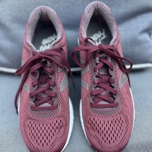 New balance sneakers women’s size 9